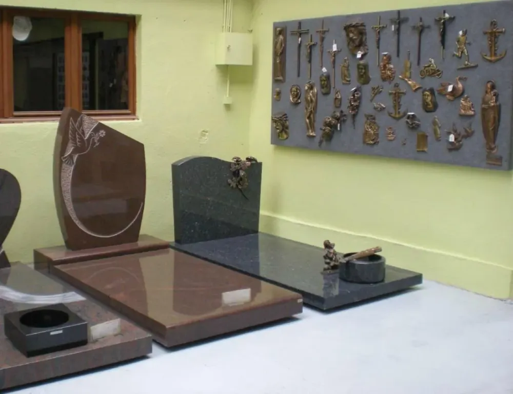 Monuments funéraires près de Audun-le-Roman